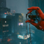 Como desbloquear o final secreto em Cyberpunk 2077? Imagem mostra a cena em que o personagem V segura o colar com uma bala no topo de um prédio.