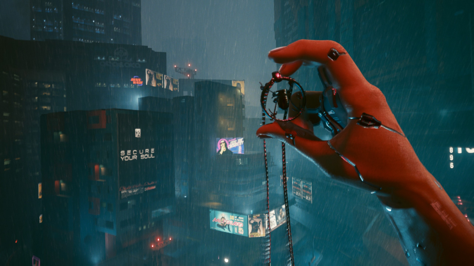 Como desbloquear o final secreto em Cyberpunk 2077? Imagem mostra a cena em que o personagem V segura o colar com uma bala no topo de um prédio.